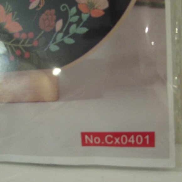 DIY Embroidery Art Kit Dark Navy Dragonfly Florals New - Picture 5 of 10